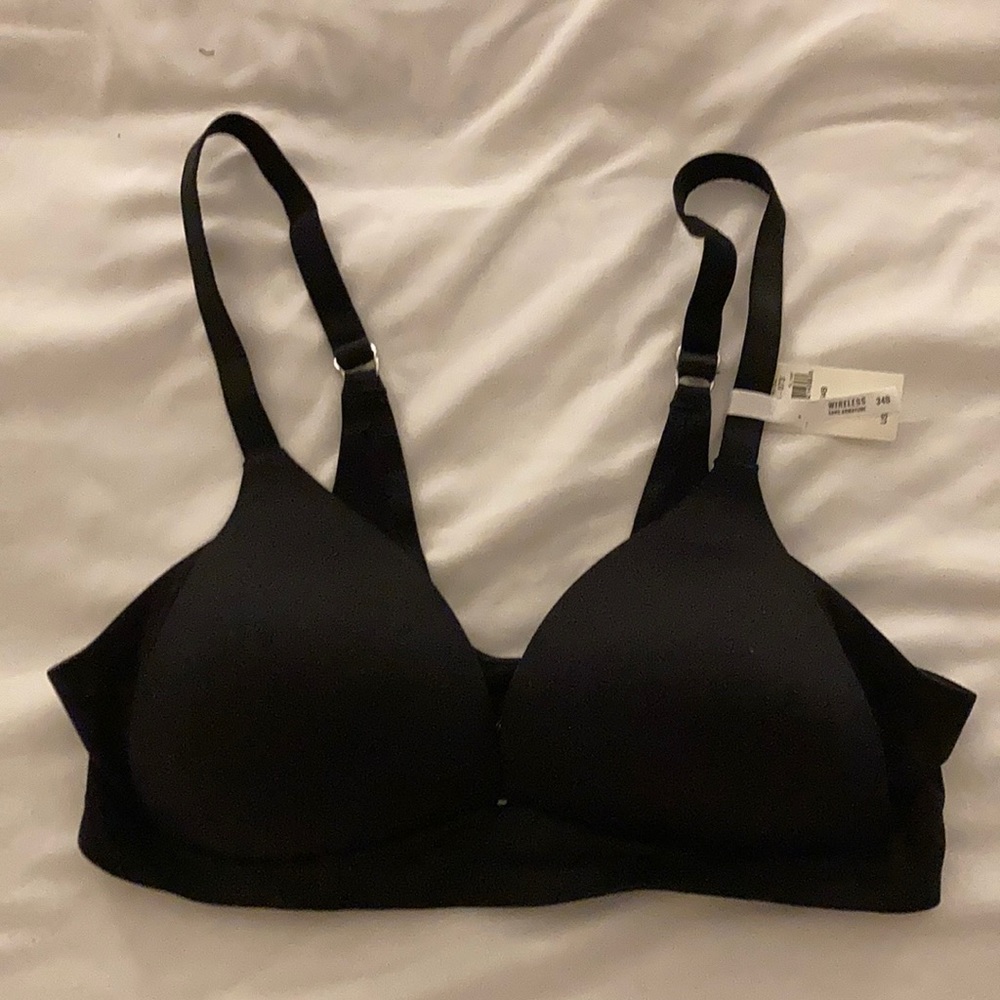 NEW with tag aerie bra 34B, wireless! Not push-up.